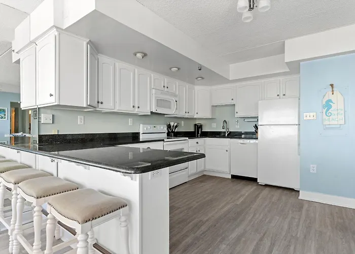 Holiday home Ocean Getaway Capri 2br W Ocean Views, Pool, Fitness Center