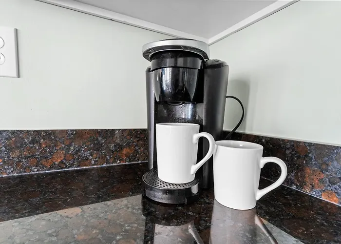 Ocean Getaway Capri 2br W Ocean Views, Pool, Fitness Center Ocean City