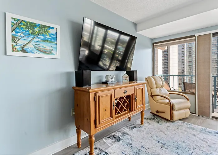 Ocean Getaway Capri 2br W Ocean Views, Pool, Fitness Center