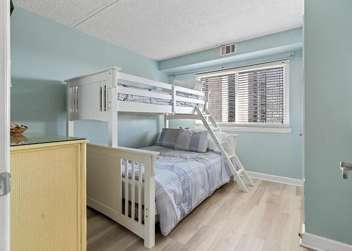 Ocean Getaway Capri 2br W Ocean Views, Pool, Fitness Center * Ocean City
