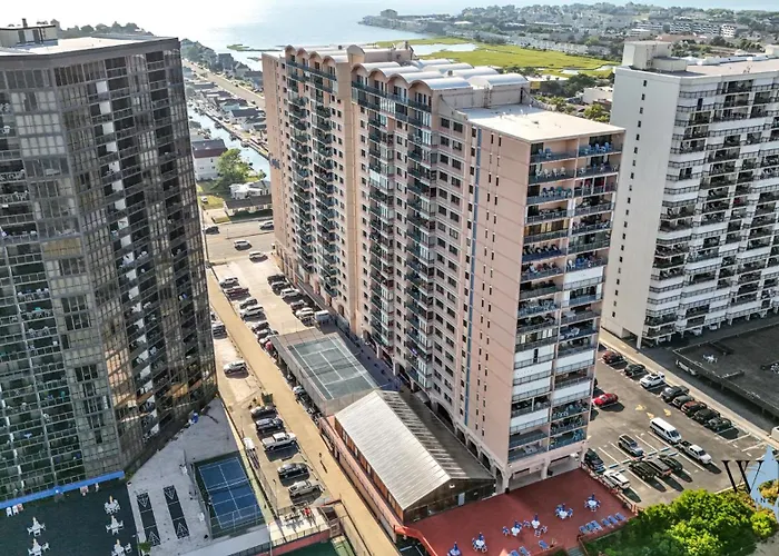 Ocean Getaway Capri 2br W Ocean Views, Pool, Fitness Center * Ocean City