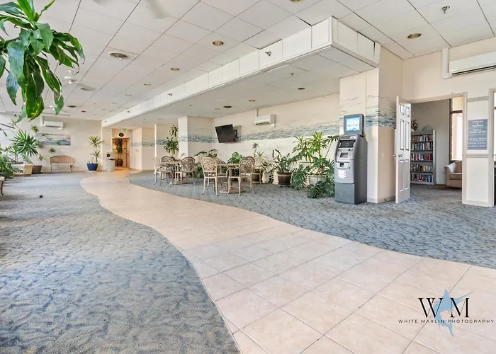 Ocean Getaway Capri 2br W Ocean Views, Pool, Fitness Center
